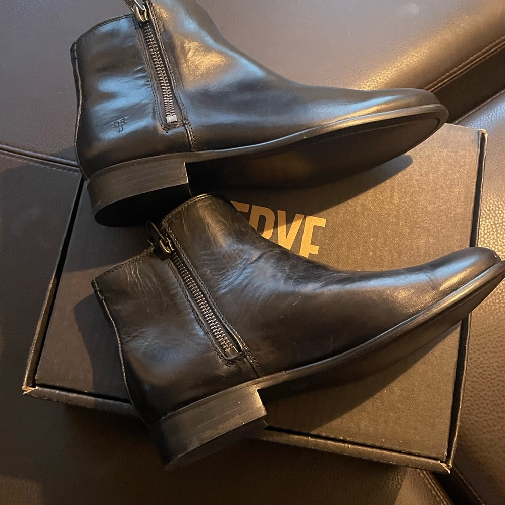 Frye Carly Double Zip, Black, 7